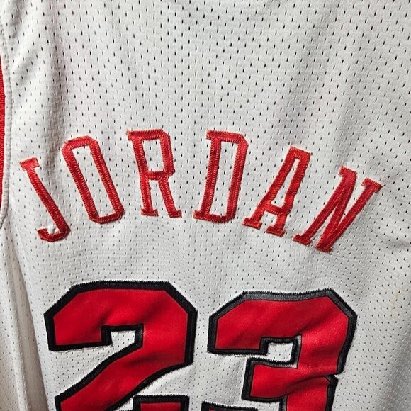 Michael Jordan #23 1984 Nike Team Sports Flight 8403 Chicago  Bulls NBA Jersey L - Picture 11 of 12